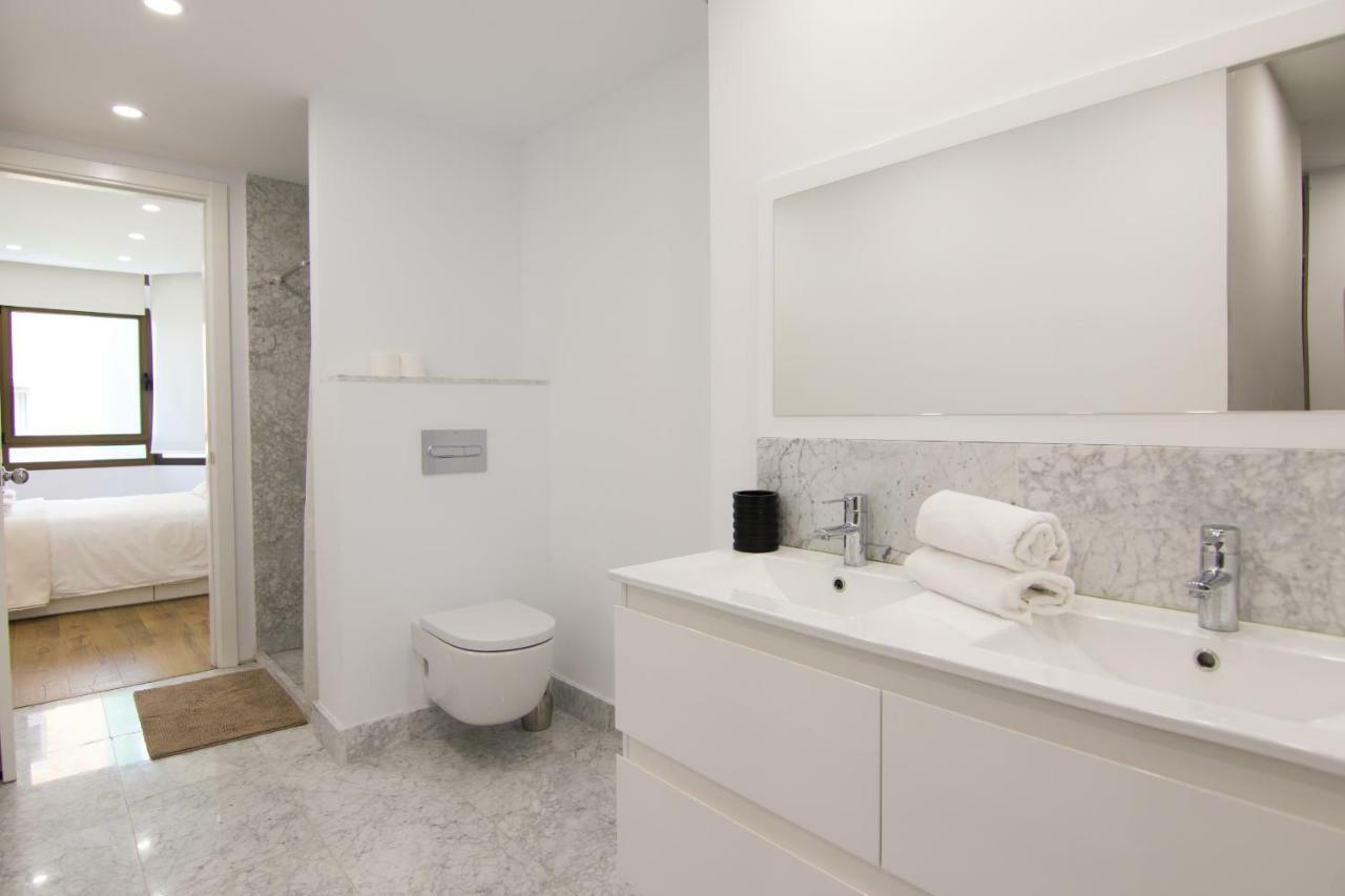 Homeforguest Stylish And Modern Apartment Overlooking Las Canteras Las Palmas de Gran Canaria Exterior photo