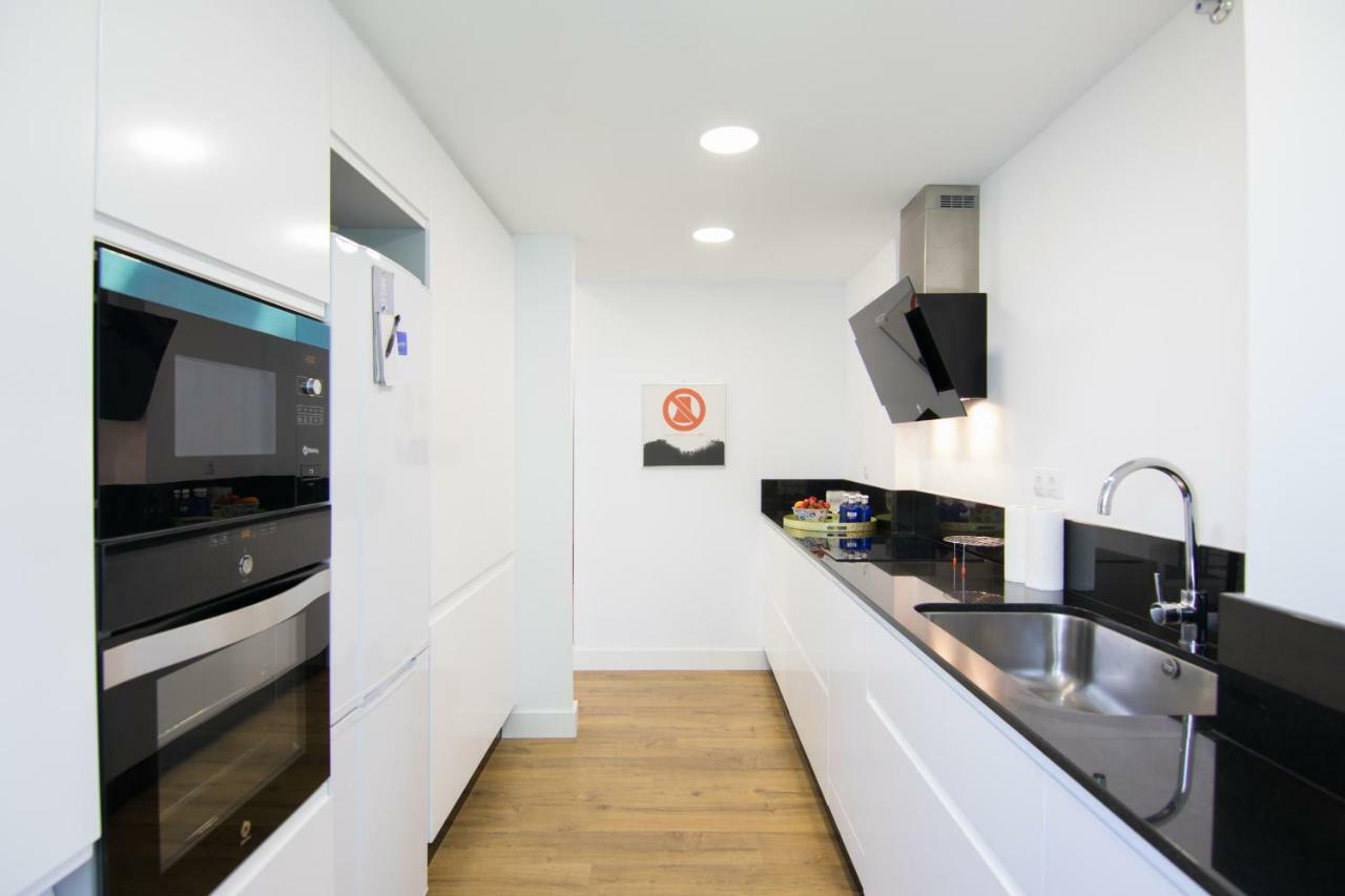 Homeforguest Stylish And Modern Apartment Overlooking Las Canteras Las Palmas de Gran Canaria Exterior photo