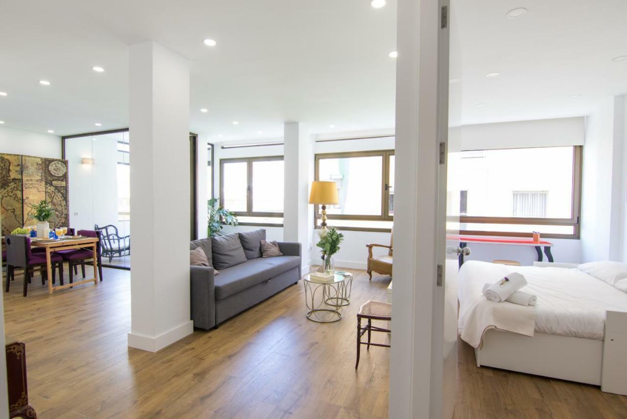 Homeforguest Stylish And Modern Apartment Overlooking Las Canteras Las Palmas de Gran Canaria Exterior photo