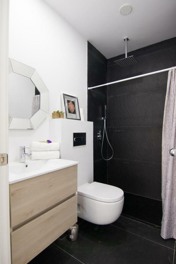 Homeforguest Stylish And Modern Apartment Overlooking Las Canteras Las Palmas de Gran Canaria Exterior photo